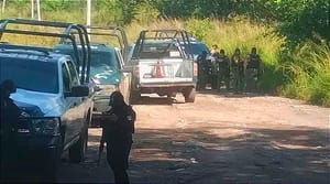 ¡TRAKA-TRAKA EN CUITLÁHUAC! -*Inicialmente se reportó que había civiles abatidos durante la refriega, sin embargo, la SSP aseguró que no hubo muertos, pero sí cuatro detenidos, así como una camioneta Toyota Rav color rojo asegurada