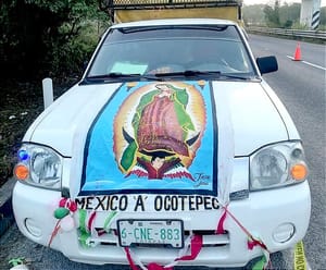 TRAGEDIA EN LA AUTOPISTA A TIERRA BLANCA ¡TRAILERO MATA A UN PEREGRINO DE CHIAPAS! *Decidieron Detenerse por un Momento en el Acotamiento, el Chofer Bajó de la Unidad y al Momento que Cerraba la Puerta fue Arrollado...