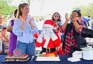 ¡YA TIENEN SU CARRETERITA EN TORRENTES! -*VECINOS LE CELEBRAN SU CUMPLEAÑOS A PATI-YU