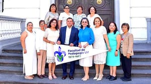 PEDAGOGOS EGRESADOS DE LA UNIVERSIDAD VERACRUZANA SE REENCUENTRAN DESPUÉS DE 40 AÑOS!