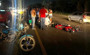 ¡UNA HERIDA EN ENCONTRONAZO EN LA CARRETERA! COLISIONA CONTRA UN COCHE