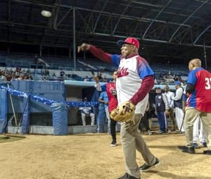 ¡HISTÓRICO HOMENAJE A TONY OLIVA EN CUBA!