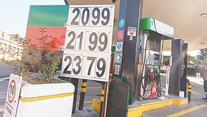 ¡GASOLINAZO DE 29.99 EL LITRO! *REBATINGA POR LOS PRECIOS, A ESCASOS METROS CONTRASTES  NOTABLES EN COSTOS, AMLO HASTA SE ENOJÓ