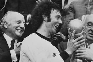 ¡MUERE FRANZ BECKENBAUER, EL GRAN “KAISER” DEL FUTBOL!