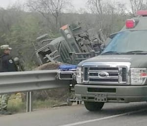 ¡SE VOLTEA CAMIÓN DE SEDENA EN TAMAULIPAS!