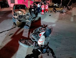 ¡ENCONTRONAZO EN LOMAS DE RÍO MEDIO 4! - |MOTORIZADO Y AUTOMOVILISTA CHOCAN DE FRENTE