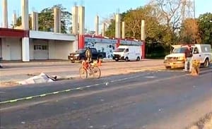 ¡ARROLLÓ Y MATÓ A UN CICLISTA! - “VOLADOSE” LOS TOPES