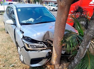 ¡CAMIONETA IMPACTA AUTO CON PAREJA DE ABUELITOS! - EN LA AVENIDA CUAUHTÉMOC