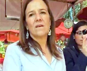 ¡MUJER INCREPA A MARGARITA ZAVALA: “SU ESPOSO ES UN GENOCIDA”!