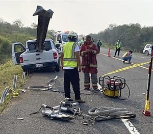 ¡MUERE ATRAVESADO POR BARRA METÁLICA!