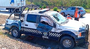¡TRES POLICÍAS HERIDOS EN VOLCADURA DE PATRULLA! - *Autopista Acayucan-Cosoleacaque