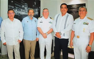 ¡VINO EL JEFE DE PUERTOS Y MARINA MERCANTE! - *Se reúne en la CCE con empresarios y con los almirantes Pérez y Tiscareño
