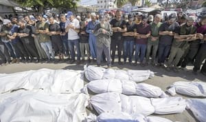 ¡ATAQUE ISRAELÍ A ESCUELA DE GAZA DEJA 33 MUERTOS!