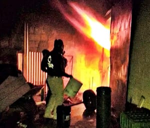 ¡SE INCENDIA BODEGA EN COSCOMATEPEC! - PÁNICO ENTRE LOS VECINOS