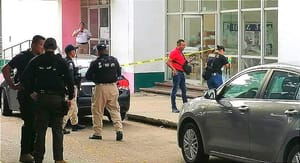 ¡BALEAN A ENFERMERA! - *21 AÑOS *LE DISPARAN EN LA ENTRADA AL IMSS 36 DE COATZACOALCOS