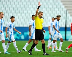 ¡“ES EL CIRCO MÁS GRANDE QUE VI EN MI VIDA”! - *HORA Y MEDIA DESPUÉS ANULAN GOL A ARGENTINA EN PARÍS