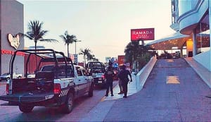 ¡ROBAN JOYAS DE EXHIBICIÓN DE UNA EXPO EN EL RAMADA!