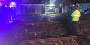 ¡MURIÓ ARROLLADA POR EL TREN! - *TRAÍA PUESTOS LOS AUDÍFONOS *CIUDAD MENDOZA