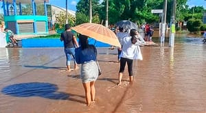 ¡SE SALIÓ EL RÍO! - JAMAPA *El agua llega hasta al centro de la cabecera municipal