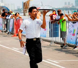 ¡CARRERA DE LOS MESEROS, CUERDAS, PALO ENCEBADO! - *Este jueves la coronación de la Corte Real y el primer gran concierto de Mijares