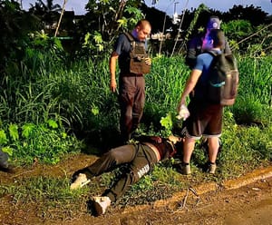 ¡CAFRE EMBISTE A JOVEN MUJER MOTOCICLISTA! - CARRETERA VERACRUZ-XALAPA