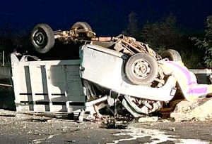 ¡CARRETERAZO MORTAL! - JALTIPAN-ACAYUCAN *CHOCAN CONTRA MURO, HAY TRES MUERTOS Y UN MENOR ESTA GRAVE