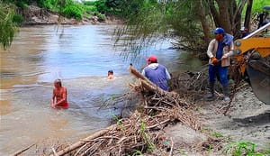 ¡APARECE ANGELITO! - EL CUERPO DEL NIÑO ESTABA ATORADO BAJO LA PALIZADA DEL RIO COTAXTLA