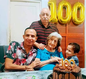 HERMELINDA CUMPLE UN SIGLO DE VIDA!