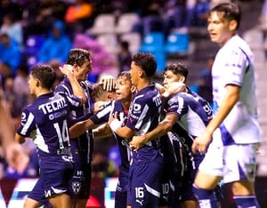 ¡RAYADOS EN LÍDER EN LA LIGA MX! - *Monterrey vence a Puebla en juego adelantando de la jornada 16