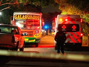 ¡BALEADO EN UNA PIERNA EN COLINAS DE SANTA FE! - INVESTIGAN SI FUE UNA BALA PERDIDA O EN UNA RIÑA