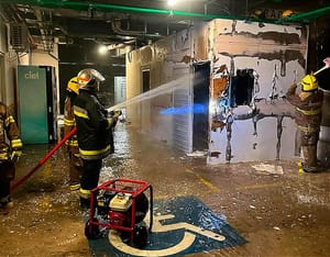 ¡FUERON LAS BATERÍAS! - BOMBEROS BATALLARON 12 HORAS PARA SOFOCAR LAS LLAMAS!