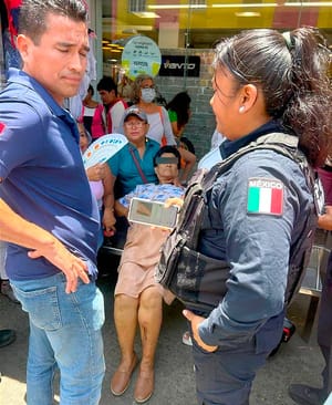 ¡ARROLLADA POR MOTOCICLETA! - ZONA DE MERCADOS