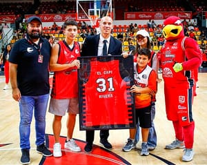 ¡HALCONES ROJOS INMORTALIZAN SU 31! - *Retiran el jersey del “CAPI” CARLOS RIVERA