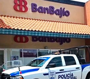 ¡ENCAÑONADOS EN EL BANCO! - A PUNTA DE PISTOLA LES ROBAN 780 MIL PESOS DE LA NÓMINA