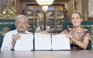 ¡PUBLICA AMLO REFORMA JUDICIAL! - *Y SE TOMA LA FOTO