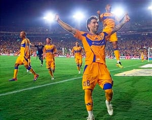 ¡TIGRES SUFRE Y VENCE POR LA MÍNIMA A SAN LUIS! - *Los Rayos “electrocutan” a Pumas, 2-1