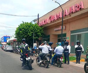 ¡ASUSTAN CON LA GRÚA! - SE SUMAN POLICÍAS VIALES A COMETER ABUSOS EN CARDEL!