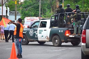 ¡LOCALIZAN DEDO HUMANO EN POTRERO NUEVO! - BUSCANDO ENCONTRARON AL JOVEN *UN MOTOCICLISTA ACCIDENTADO