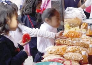 ¿ADIÓS A LA COMIDA CHATARRA EN ESCUELAS?