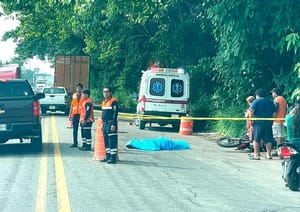 ¡TRABAJADOR DE UNA VIDRIERA ARROLLADO POR TRACTOCAMION!