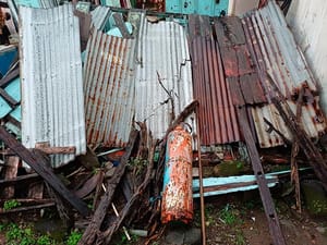 ¡FUERTE VIENTO Y LLUVIA DESTRUYEN VIVIENDA DE HUMILDE FAMILIA!