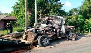 ¡CARRETERAZO: 3 MUERTOS! - CAMIONETA CON JORNALEROS SE IMPACTA CONTRA UN TRAILER