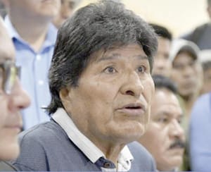 ¡“APRIETAN” A EVO MORALES!