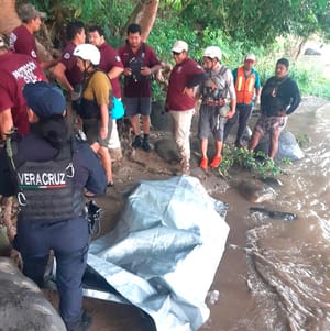 ¡TURISTAS CAE AL RÍO BOBOS Y PIERDE LA VIDA!