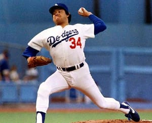 ¡FERNANDO VALENZUELA ES INTERNADO EN LOS ÁNGELES!