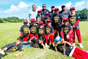 ¡PADRES GANA TORNEO RELÁMPAGO INFANTIL!