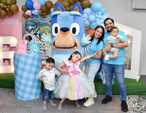 EMMANUEL Y XIMENA FESTEJAN CON  BLUEY!