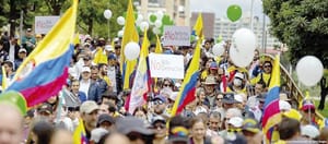 ¡MILES DE COLOMBIANOS DESCONTENTOS VUELVEN A LAS CALLES PARA PROTESTAR CONTRA EL GOBIERNO DE PETRO!