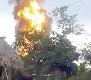 ¡VOLCÁN EN COLOMBIA HACE ERUPCIÓN!