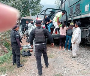 ¡TREN ARRASTRÓ A UNA PATRULLA DE LA GUARDIA NACIONAL!